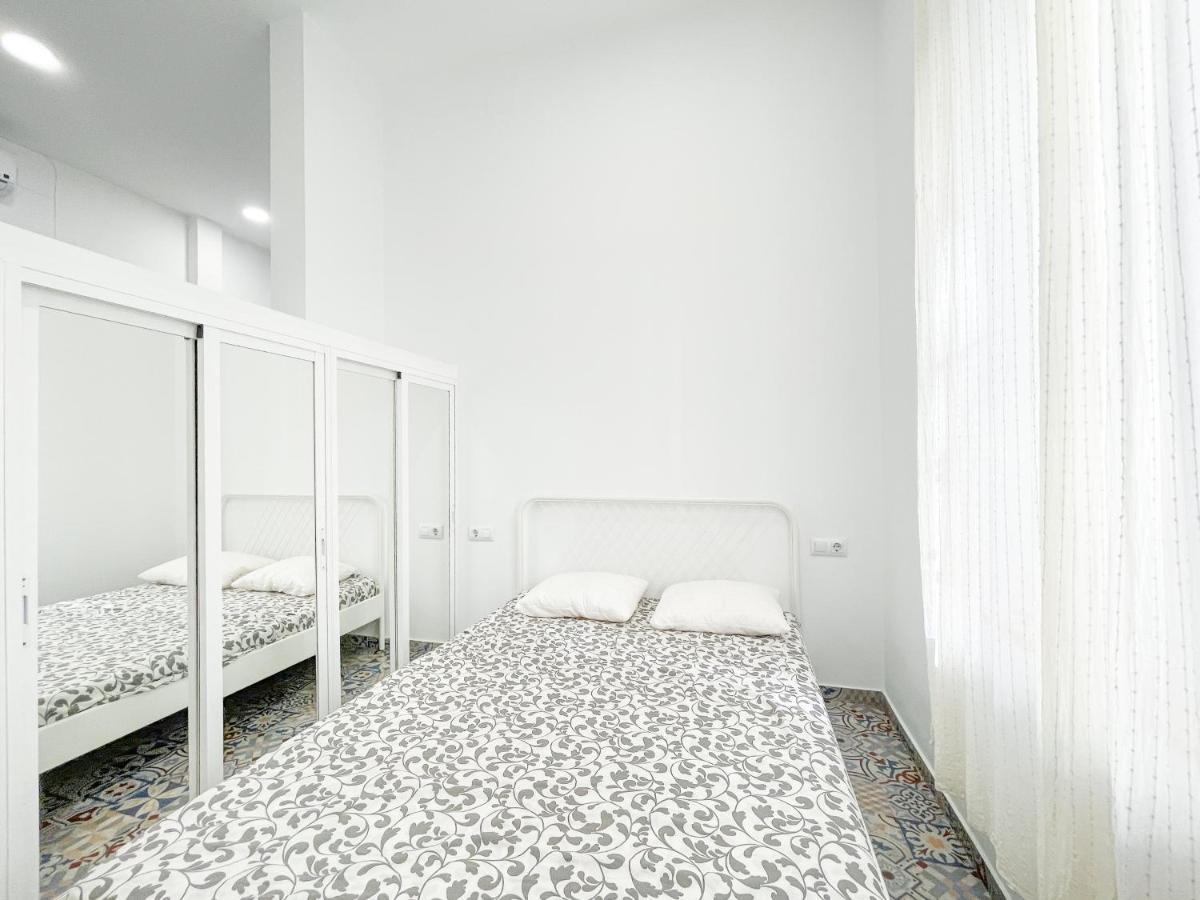 セビリアPrecioso Loft En El Corazon De Trianaアパートメント エクステリア 写真